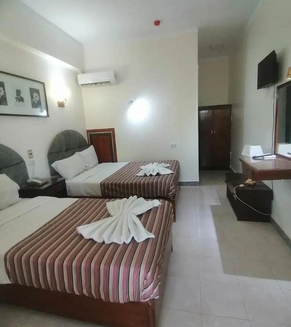 Rezeiky Hotel & Camp 樂蜀 营地