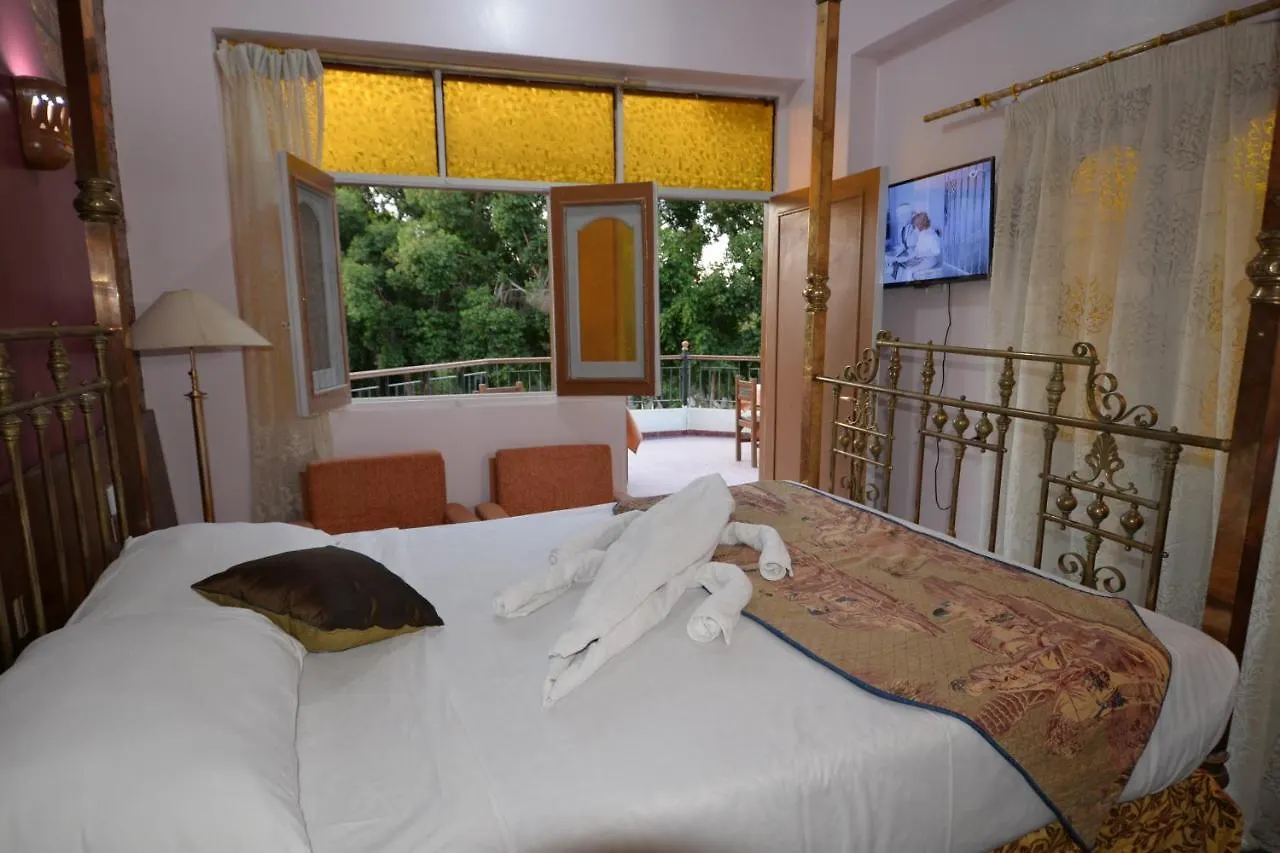 Rezeiky Hotel & Camp Luksor 3*,