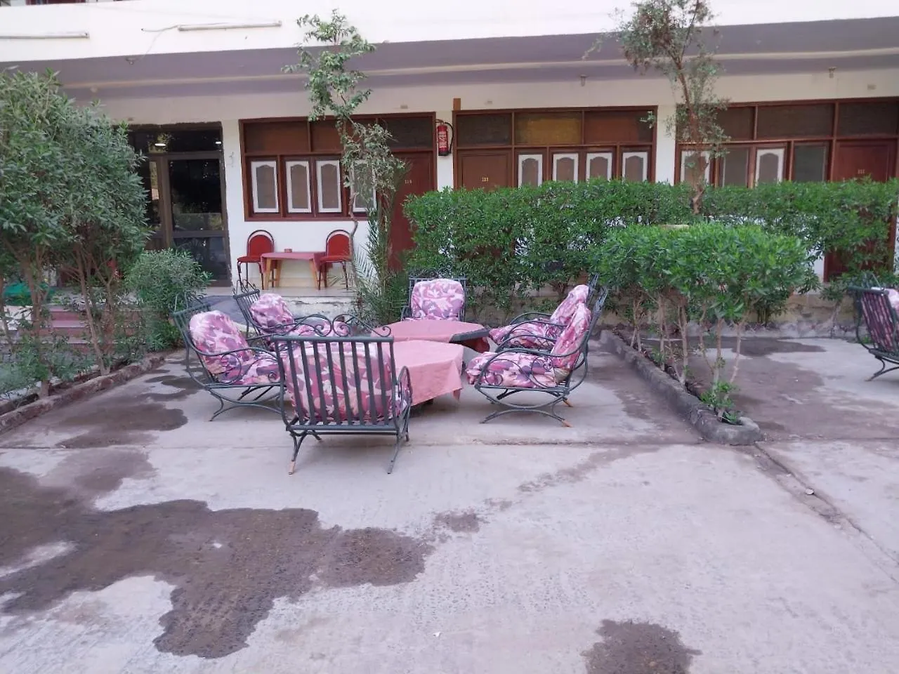 Rezeiky Hotel & Camp Luxor