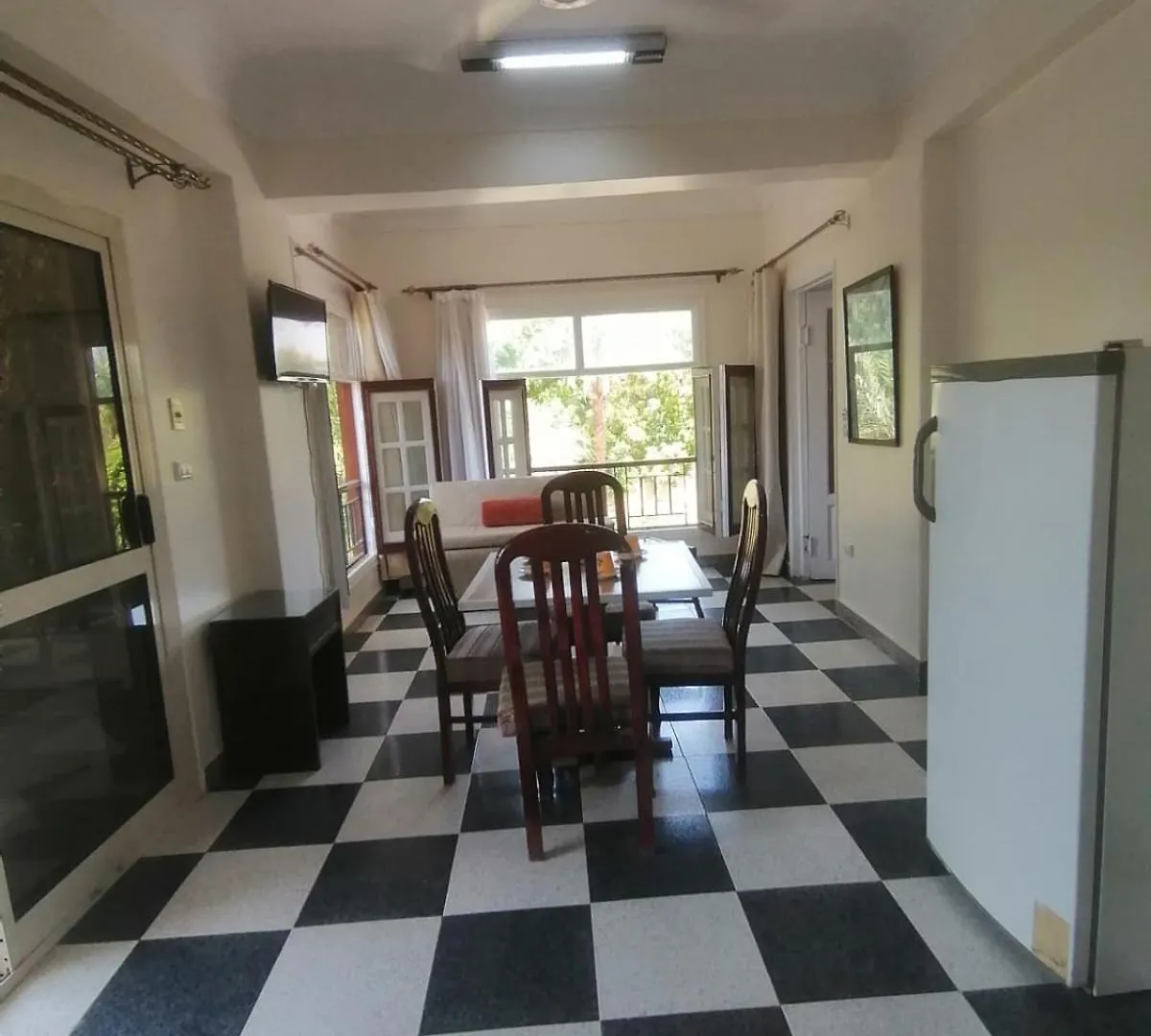 לוקסור Rezeiky Hotel & Camp אתר קמפינג