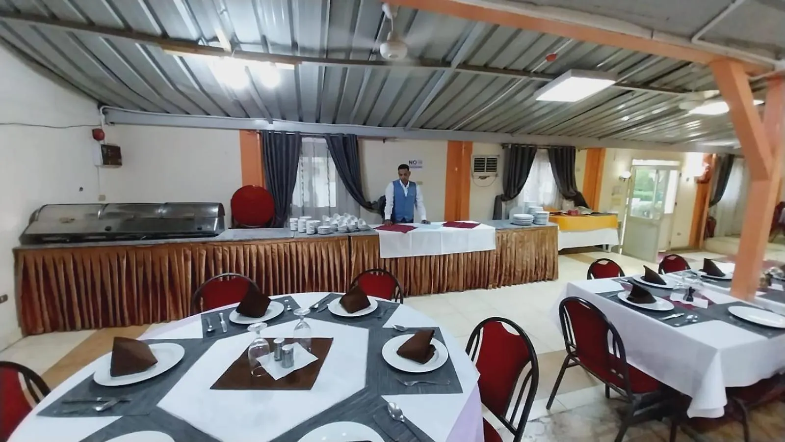 *** אתר קמפינג לוקסור Rezeiky Hotel & Camp מצרים